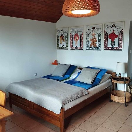 P & P Nyaralo Villa Szigliget Buitenkant foto