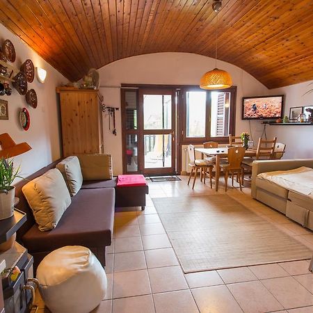 P & P Nyaralo Villa Szigliget Buitenkant foto