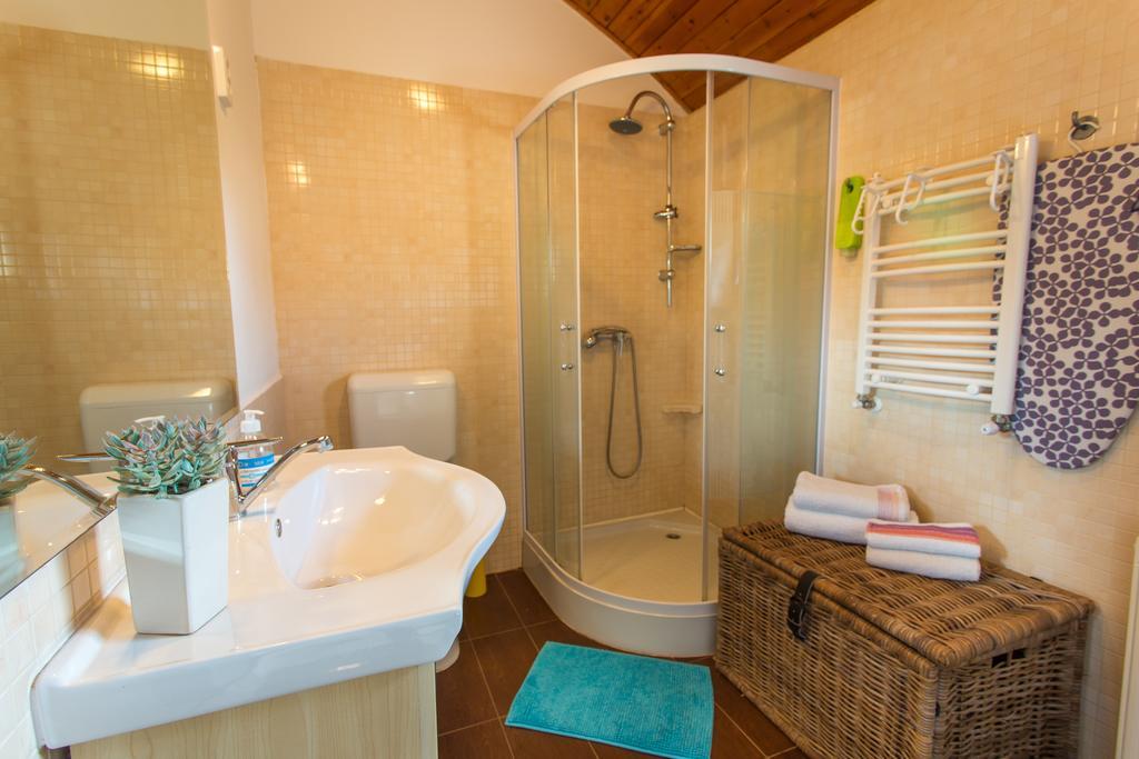 P & P Nyaralo Villa Szigliget Buitenkant foto